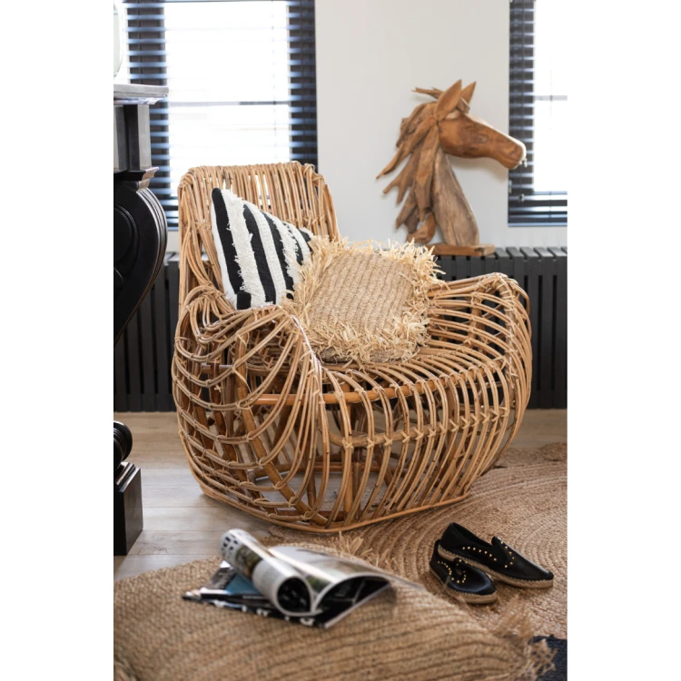 rattanowy fotel do salonu j-line
