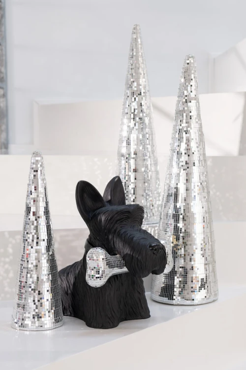 szkocki terrier z kością black silver