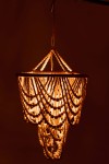 lampa z drewnianych koralików j-line