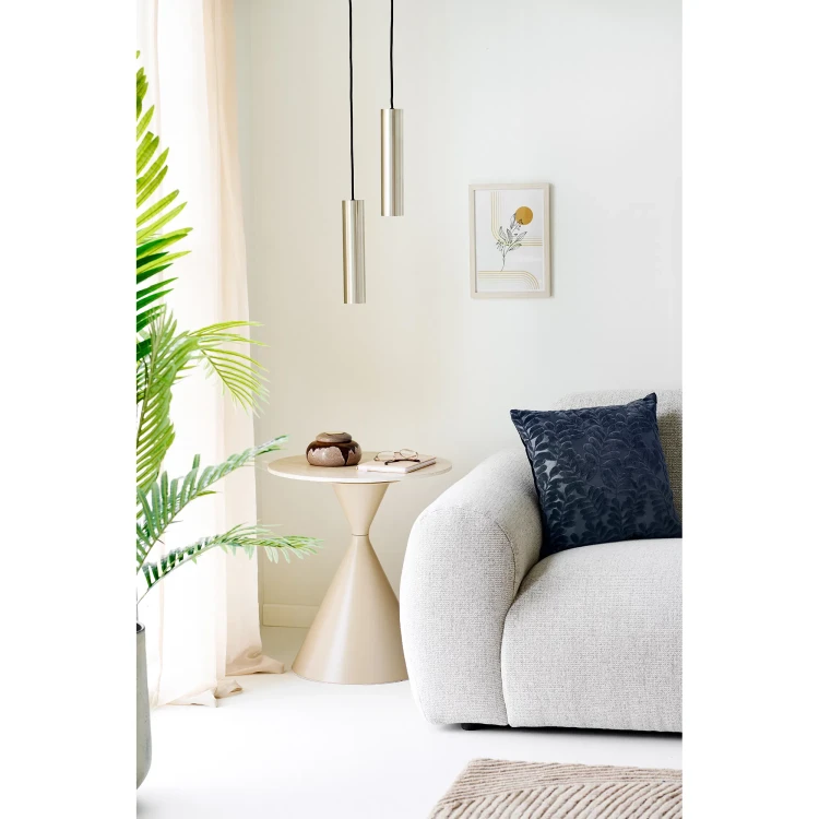 stolik boczny w kolorze piaskowym metalowy z ceramicznym blatem house nordic