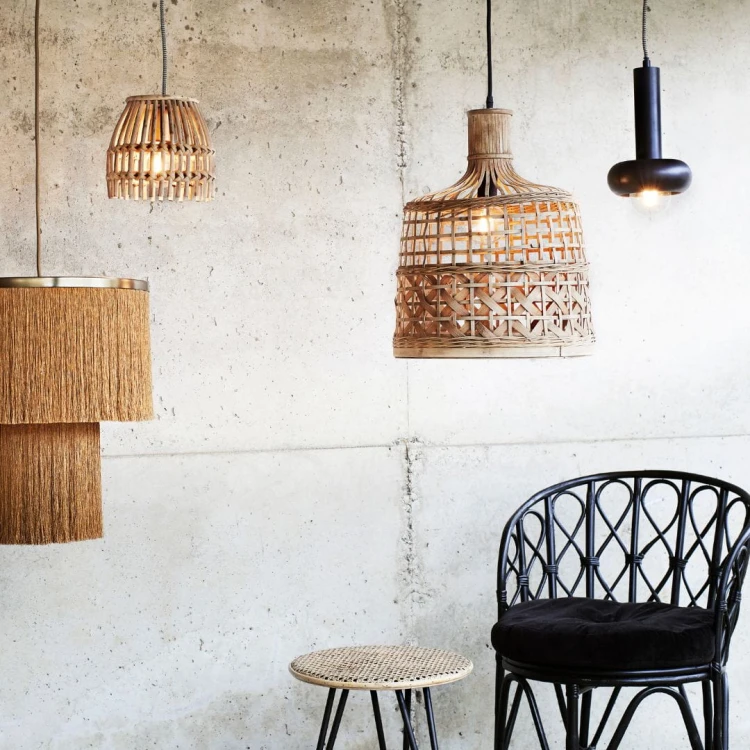 lampa bambusowa z ażurowym kloszem