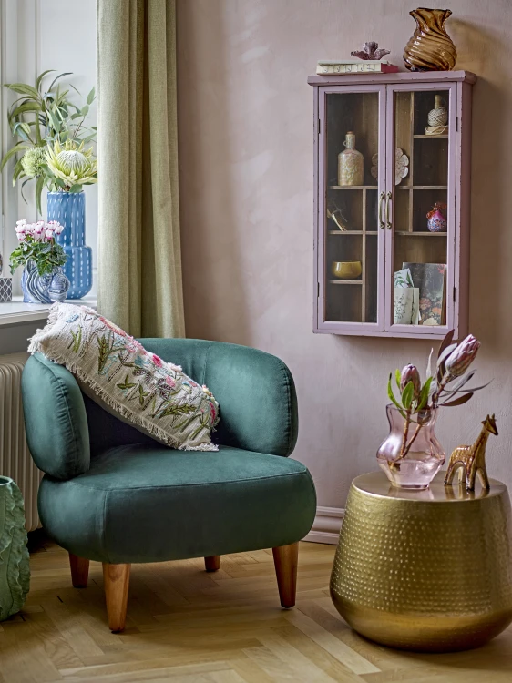 szafka wisząca w stylu vintage różowa bloomingville