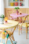 stół ogrodowy żółto-biały rattan styl paryski