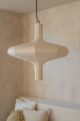 designerska lampa z papieru w kolorze kremowym