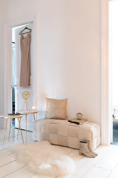 stolik boczny z marmuru gold white j-line