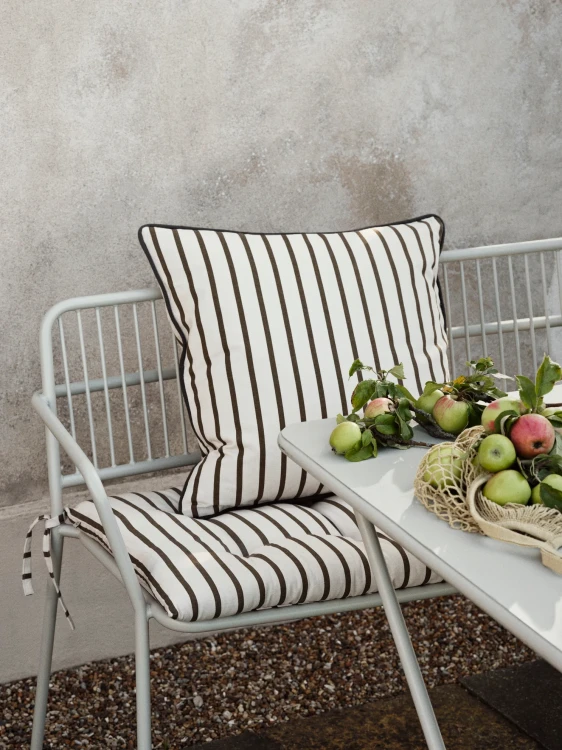 ławka ogrodowa eden beige grey broste copenhagen5.webp