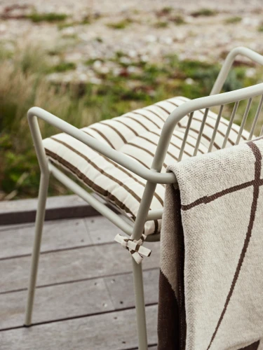 fotel ogrodowy eden beige grey broste copenhagen3.webp