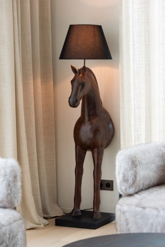lampa stojąca horse koń brązowa z czarnym abażurem j-line