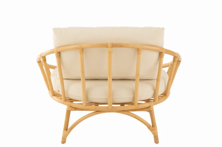 krzesło rattanowe z poduszką w kolorze białym j-line